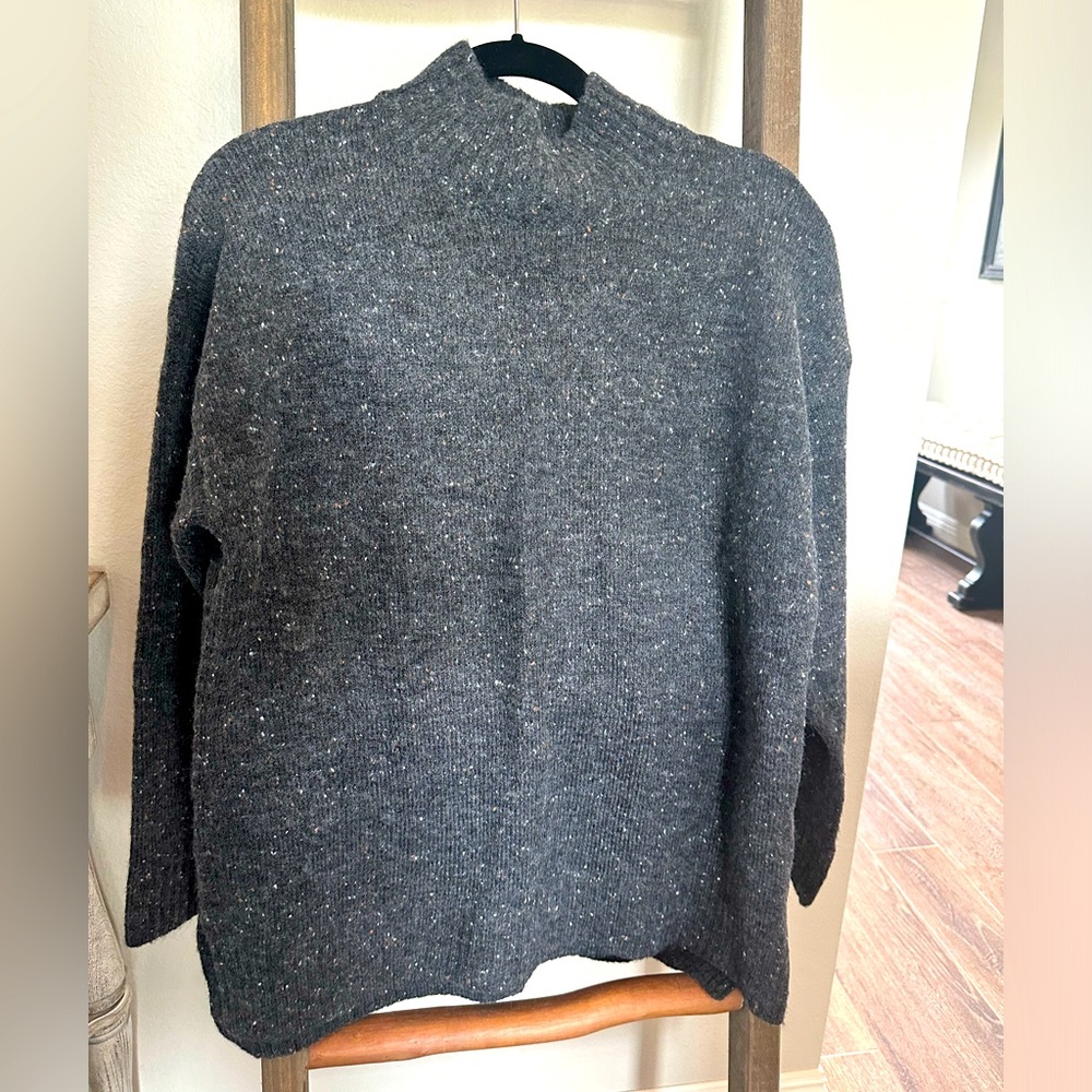 Well Worn Women’s Mock Neck Cozy & Soft Gray Sweater Size M